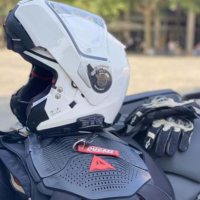 Interphone UCOM4 - Motorcycle Bluetooth Communication - 4 Riders up to 1.6 Km Range - Battery 15Hr - Helmets Headset Compatible TFT and GPS - DSP and Noise Control - Waterproof IP67 - Single Pack