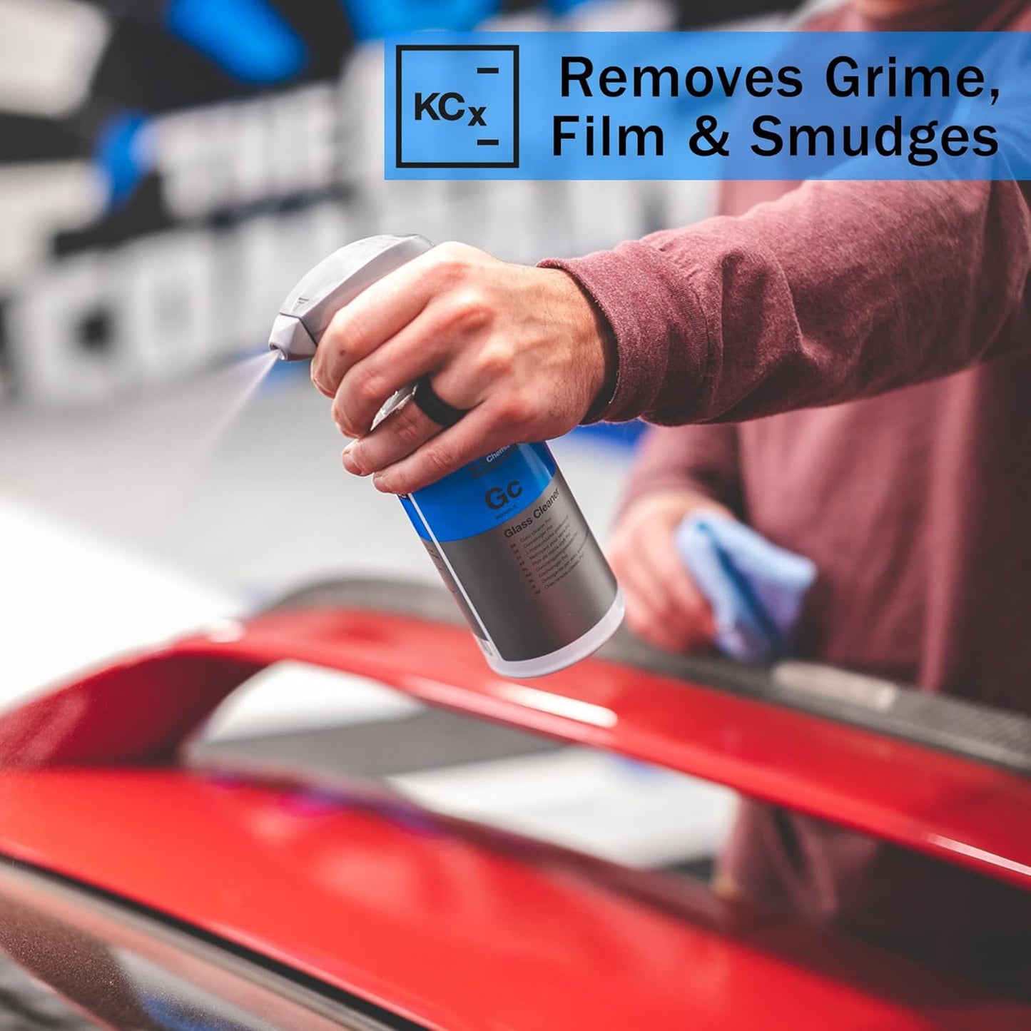 KOCHCHEMIE Glass Cleaner - Effortlessly Removes Stubborn Dirt, Oil, Grease, Insects, and Residues; Ready-To-Use Streak-Free Formula; Gloss and Smoothness Additive; Fresh Fragrance (500 milliliters)